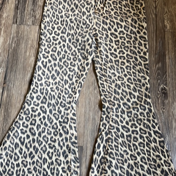 Judy Blue Cool Cat Leopard Print Fit and Flare Jeans - Picture 6 of 13